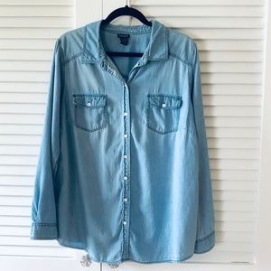 Torrid Chambray Light Wash Denim Button-Up Shirt